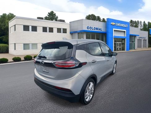 Used 2023 Chevrolet Bolt LT image 4