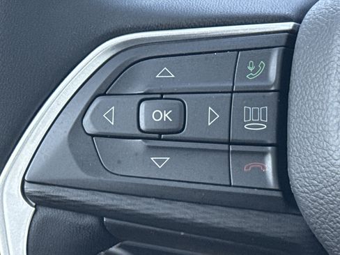 Used 2023 Jeep Grand Cherokee Laredo X AWD/4WD image 18