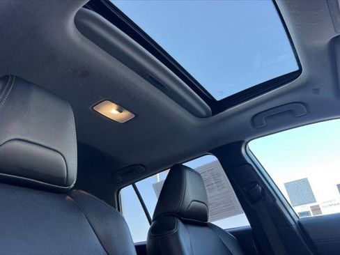 Certified 2022 Toyota Corolla Cross XLE w/ Convenience Package image 18