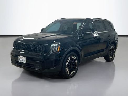 Certified 2023 Kia Telluride EX w/ EX Captain's Chair Package FWD image 3