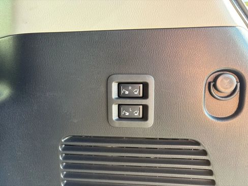 Used 2017 INFINITI QX80 4WD image 13