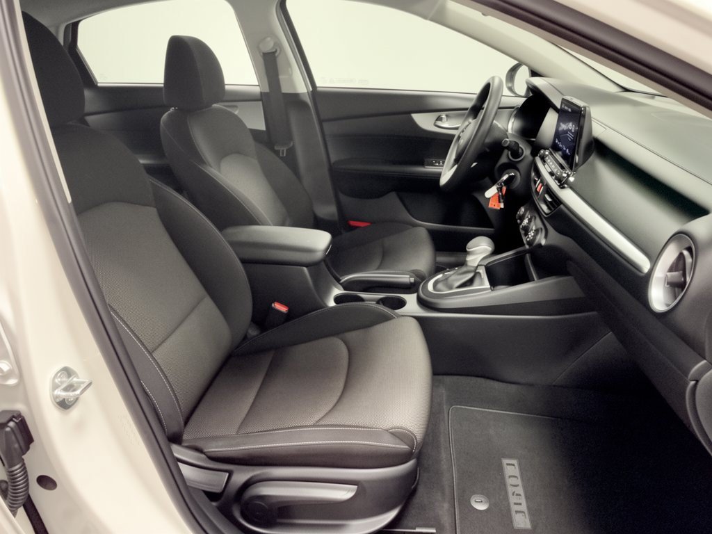 Used 2023 Kia Forte LXS w/ LXS Technology Package FWD image 30