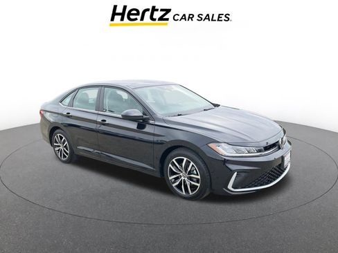 Used 2025 Volkswagen Jetta SE image 1