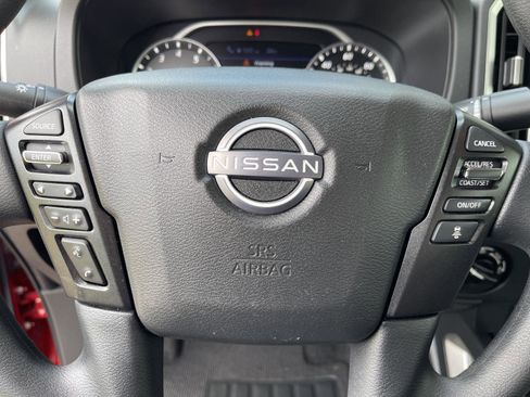 Used 2025 Nissan Frontier SV AWD/4WD image 23