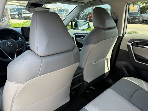 Used 2022 Toyota RAV4 XLE Premium FWD image 24