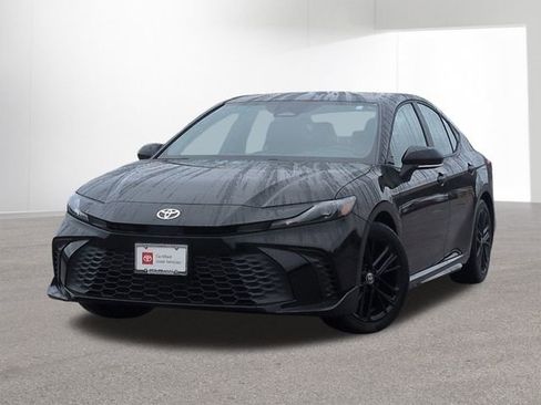 Certified 2026 Toyota Camry SE image 1