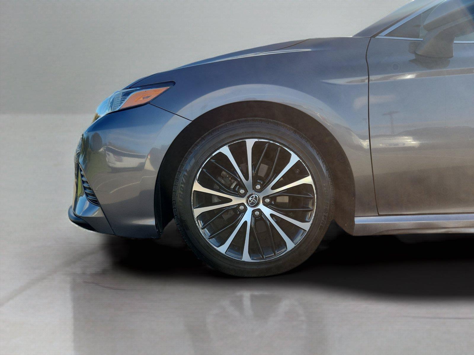 Used 2019 Toyota Camry SE FWD image 45