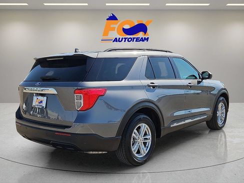 Used 2024 Ford Explorer XLT RWD image 4
