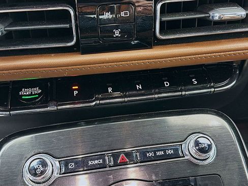 Used 2022 Lincoln Nautilus Reserve w/ Luxury Package image 37