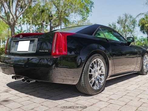 Used 2004 Cadillac XLR RWD image 18