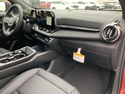 New 2026 Chevrolet Equinox LT w/ Convenience Package II FWD image 62