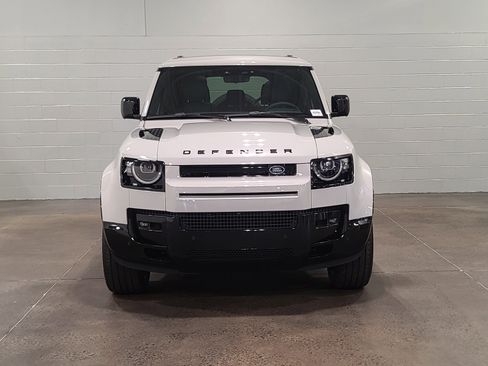 New 2026 Land Rover Defender 110 X-Dynamic SE image 9