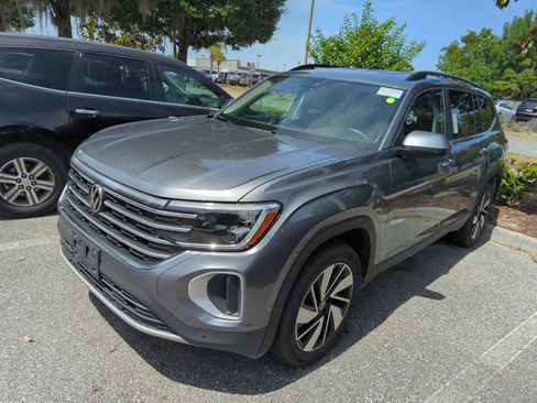 Used 2025 Volkswagen Atlas SE FWD image 5