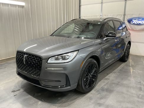 Used 2025 Lincoln Corsair Grand Touring w/ Equipment Group 302A image 3