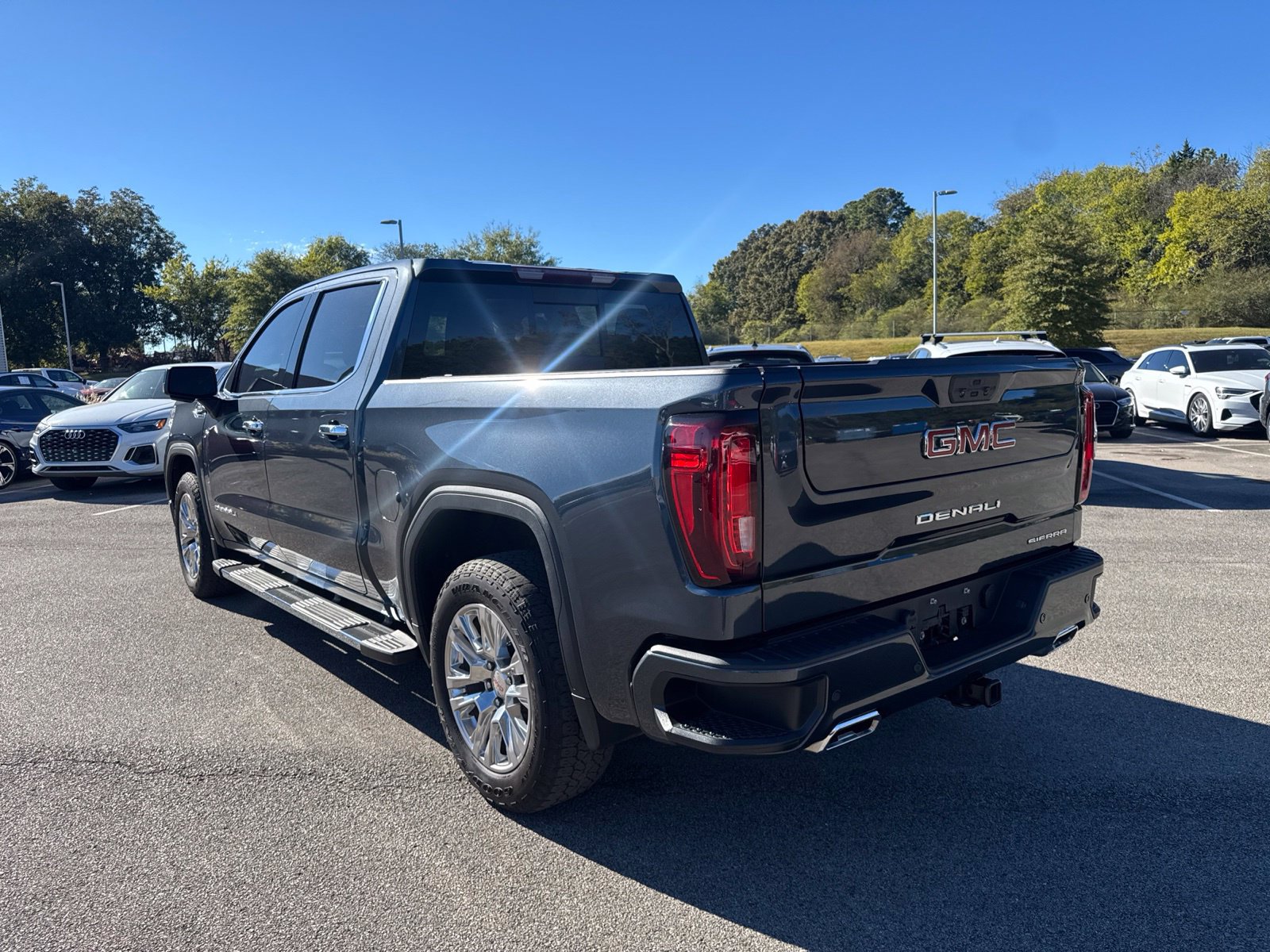 Used 2022 GMC Sierra 1500 Denali w/ Driver Alert Package II AWD/4WD image 7