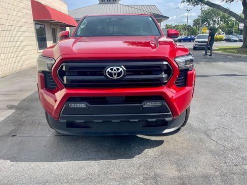 Used 2025 Toyota Tacoma SR5 AWD/4WD image 8