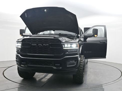 Used 2020 RAM 2500 Limited image 32
