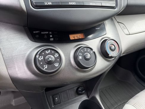 Used 2012 Toyota RAV4 4WD w/ Value Pkg image 17