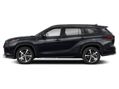 Used 2021 Toyota Highlander XSE AWD/4WD image 3
