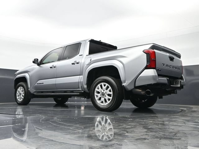 Used 2024 Toyota Tacoma SR5 AWD/4WD image 45