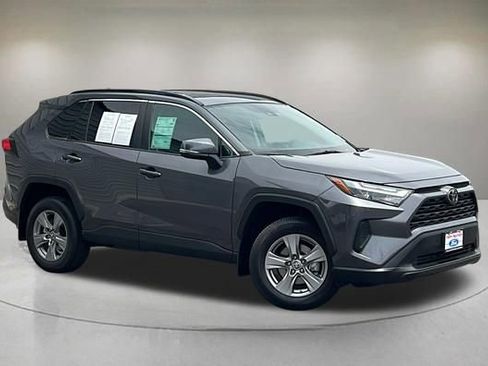 Used 2023 Toyota RAV4 XLE w/ Convenience Package FWD image 1