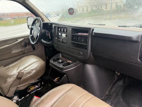 Used 2008 Chevrolet Express 2500 image 7