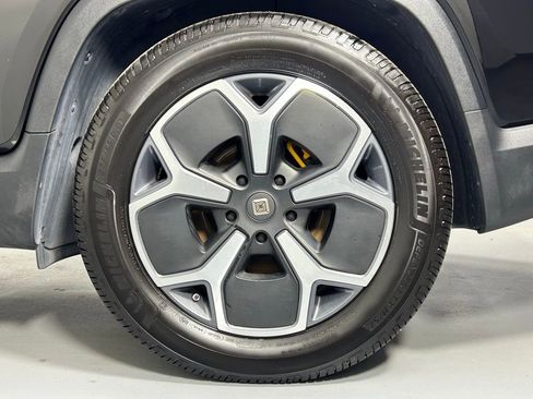 Used 2023 Rivian R1T Adventure image 34