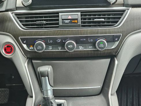 Used 2018 Honda Accord EX image 22