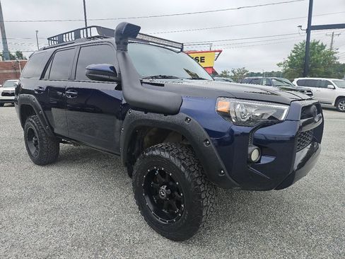 Used 2014 Toyota 4Runner SR5 AWD/4WD image 3