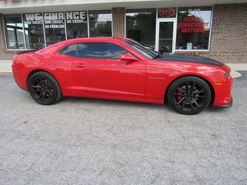 Used 2014 Chevrolet Camaro SS w/ SS Performance Package RWD image 6