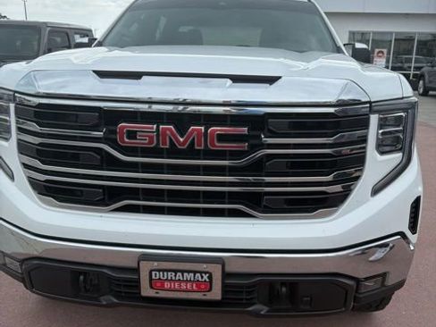 Used 2023 GMC Sierra 1500 SLT w/ SLT Premium Package image 2