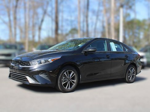 Certified 2024 Kia Forte LXS w/ LXS Technology Package image 3