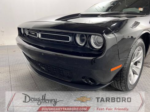 Used 2016 Dodge Challenger SXT RWD image 12