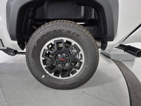 New 2025 Toyota Tacoma TRD Off-Road image 15