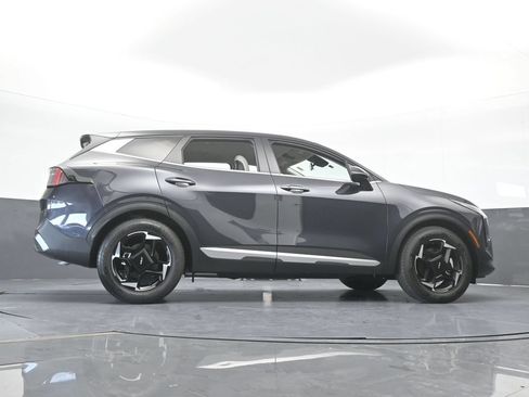 Used 2026 Kia Sportage EX FWD image 60