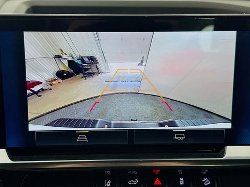 Used 2025 Chevrolet Silverado 2500 LT image 14