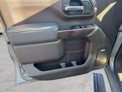 Used 2019 GMC Sierra 1500 Denali w/ Technology Package AWD/4WD image 9