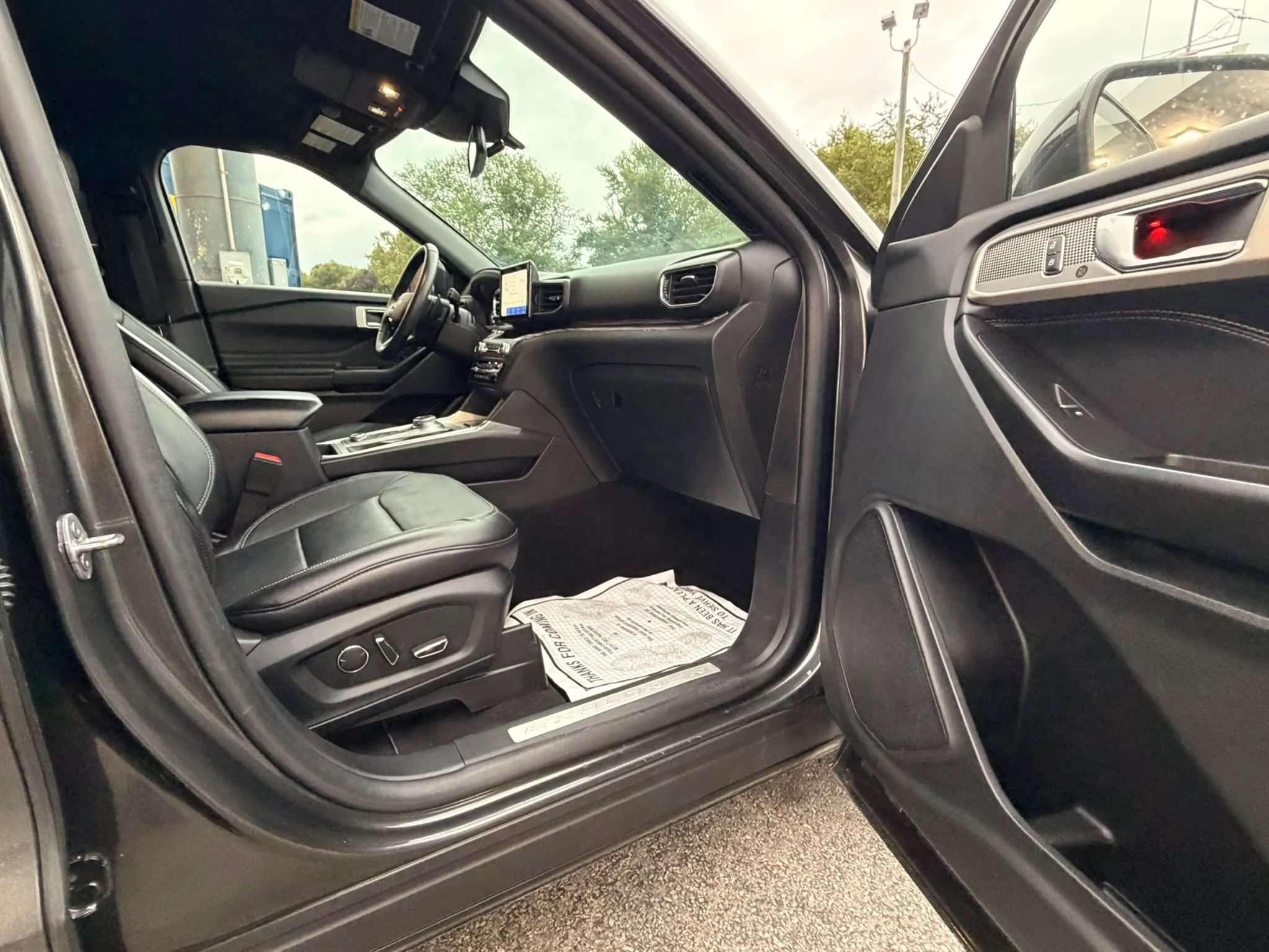 Used 2020 Ford Explorer Limited AWD/4WD image 14