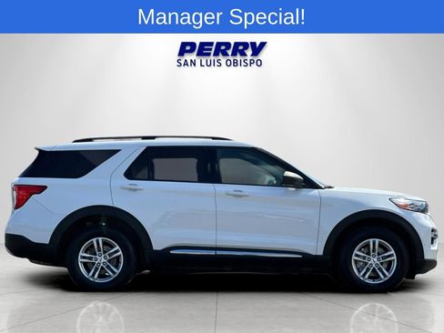 Used 2022 Ford Explorer XLT w/ Equipment Group 202A image 2