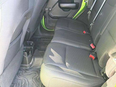 Used 2018 Jeep Wrangler Unlimited Sport image 29