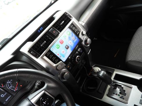 Used 2020 Toyota 4Runner SR5 AWD/4WD image 66