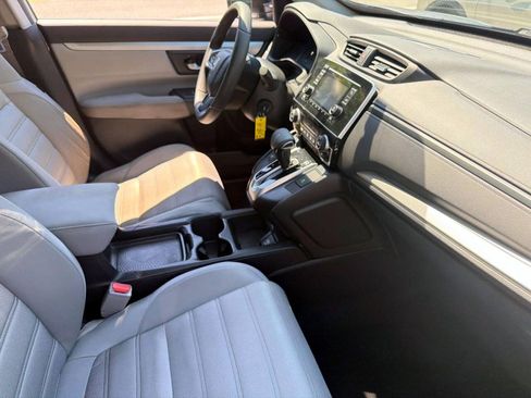 Used 2018 Honda CR-V LX image 9