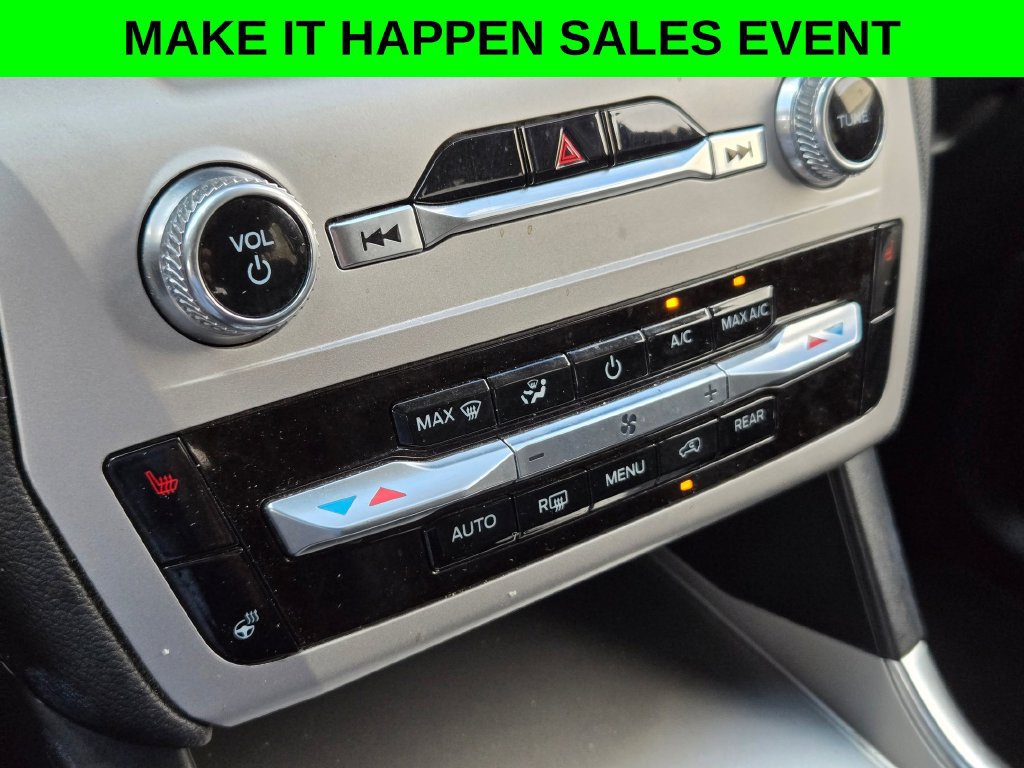 Used 2023 Ford Explorer XLT w/ Equipment Group 202A RWD image 18