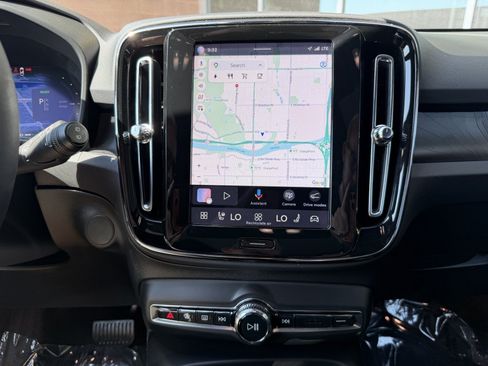 Used 2024 Volvo XC40 Recharge Plus w/ Protection Package Premier RWD image 18