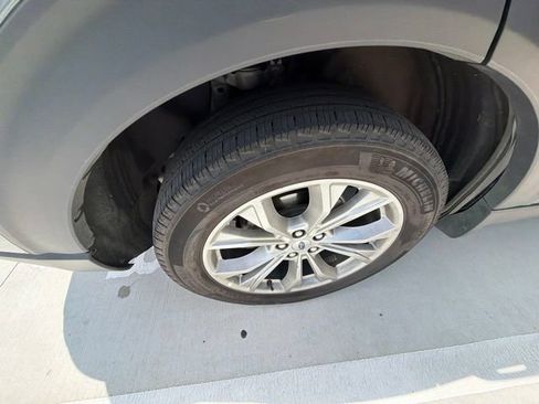 Used 2023 Ford Explorer XLT w/ Equipment Group 202A AWD/4WD image 20
