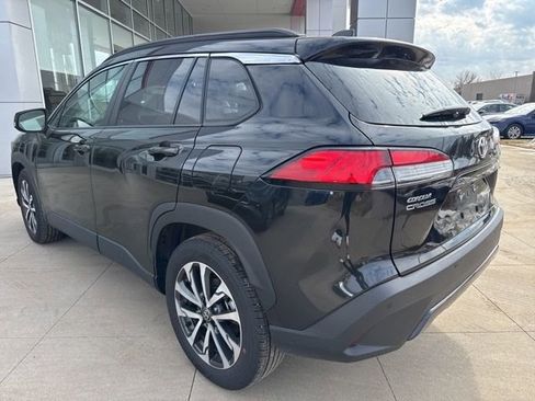 Used 2025 Toyota Corolla Cross XLE image 5