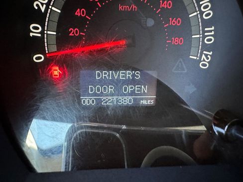 Used 2016 Toyota Sequoia Platinum image 17