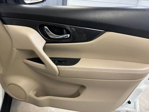 Used 2020 Nissan Rogue SV AWD/4WD image 28