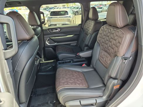 New 2026 Nissan Armada Platinum RWD image 11