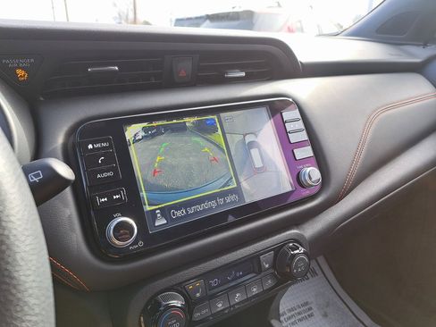 Used 2023 Nissan Kicks SR w/ SR Premium Package image 17